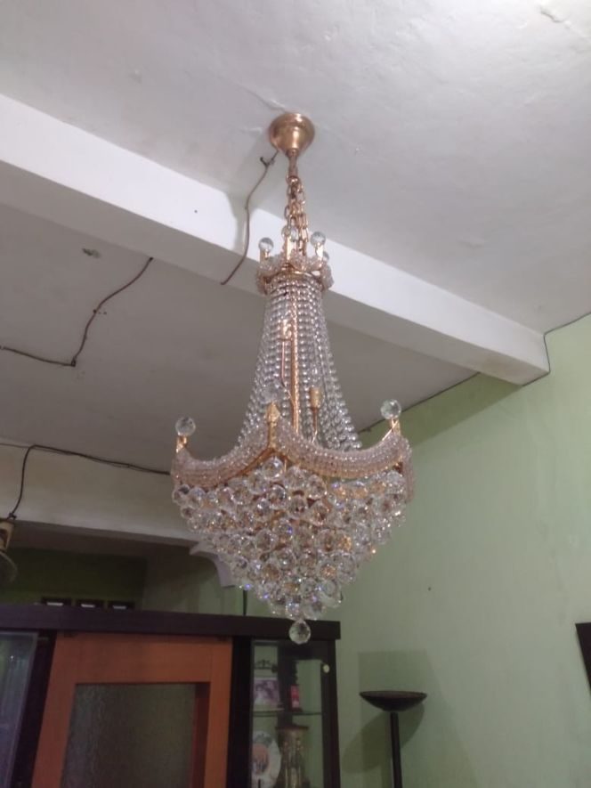 galeri kegiatan lampu kristal bersih